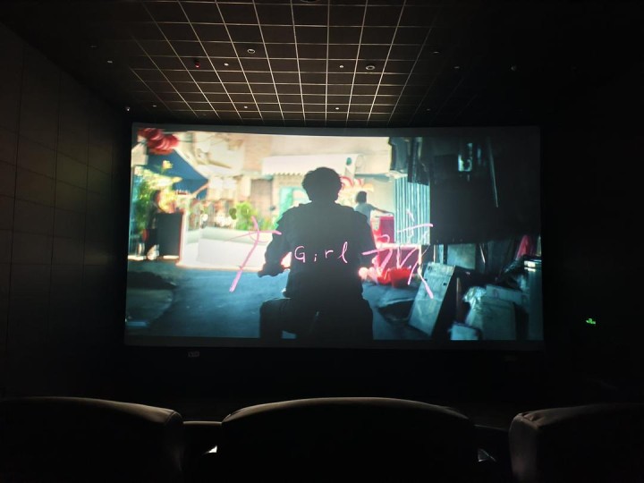 《女孩》:回不去的家,彻底被抛的女性。